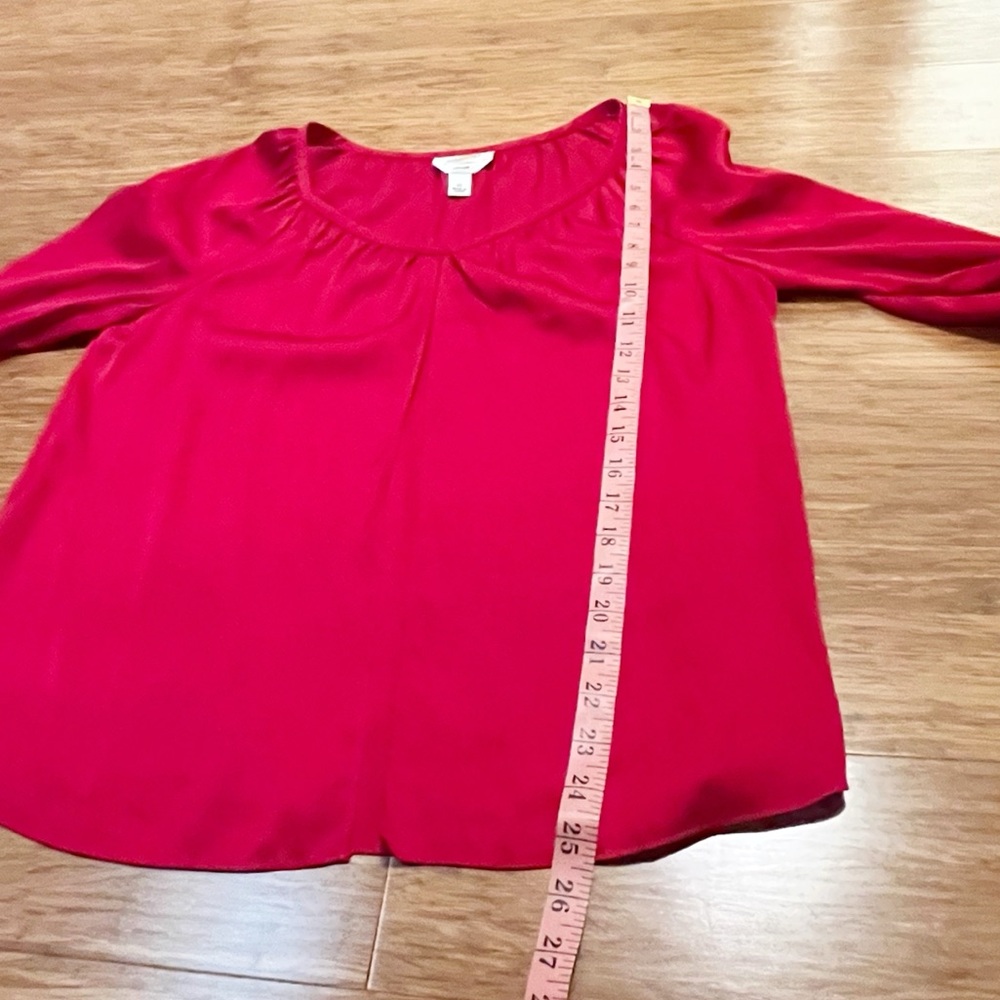Talbots 100% Silk Vibrant V-Neck Red Blouse with ruched collar long sleeves. 10 - Picture 12 of 14